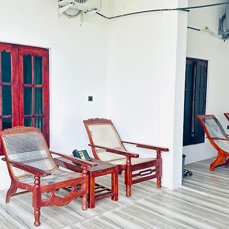Garden Beach Hotel Arugam Bay Buitenkant foto