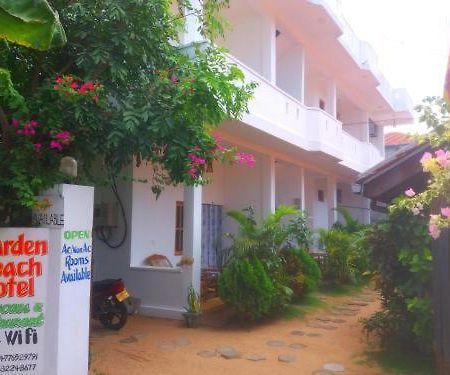 Garden Beach Hotel Arugam Bay Buitenkant foto
