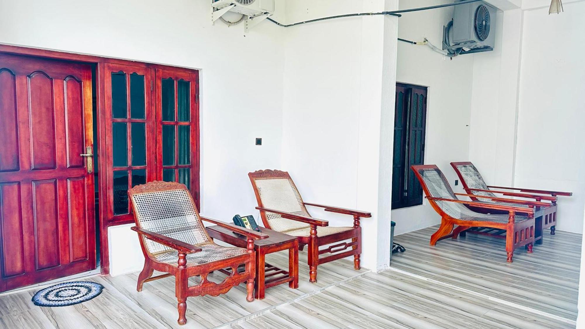 Garden Beach Hotel Arugam Bay Buitenkant foto