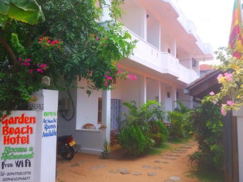 Garden Beach Hotel Arugam Bay Buitenkant foto